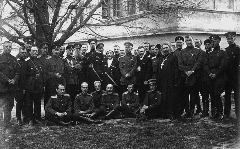 Иллюстрация к книге — Изгнанная армия. Полвека военной эмиграции. 1920-1970 гг. [i_003.jpg]