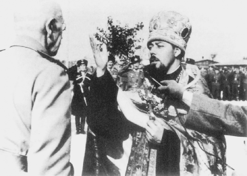 Иллюстрация к книге — Изгнанная армия. Полвека военной эмиграции. 1920-1970 гг. [i_029.jpg]