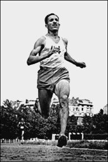 Иллюстрация к книге — 100 великих олимпийских чемпионов [i_038.jpg]