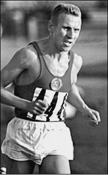 Иллюстрация к книге — 100 великих олимпийских чемпионов [i_047.jpg]