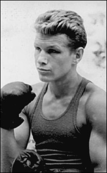 Иллюстрация к книге — 100 великих олимпийских чемпионов [i_059.jpg]