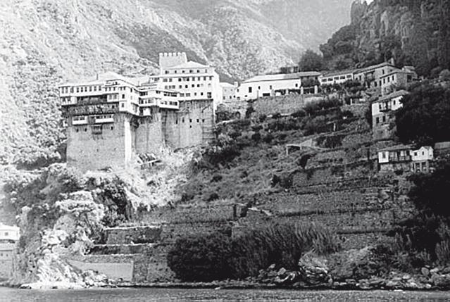 Иллюстрация к книге — 100 великих монастырей [i_019.jpg]