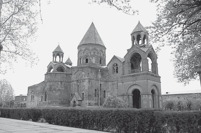 Иллюстрация к книге — 100 великих монастырей [i_020.jpg]