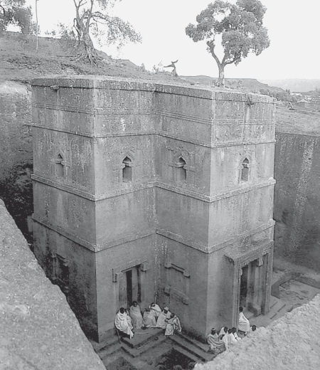 Иллюстрация к книге — 100 великих монастырей [i_038.jpg]