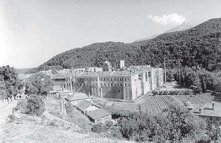 Иллюстрация к книге — 100 великих монастырей [i_045.jpg]