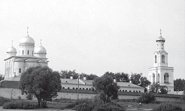 Иллюстрация к книге — 100 великих монастырей [i_046.jpg]