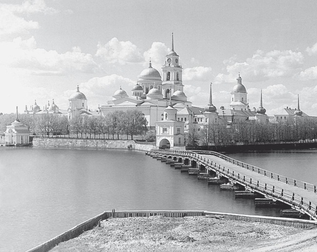 Иллюстрация к книге — 100 великих монастырей [i_082.jpg]