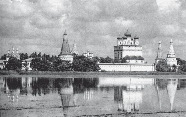 Иллюстрация к книге — 100 великих монастырей [i_084.jpg]