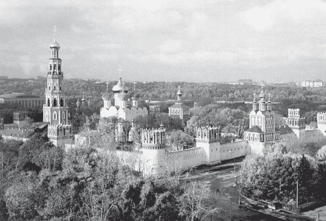 Иллюстрация к книге — 100 великих монастырей [i_088.jpg]