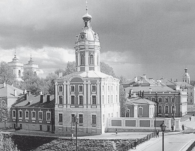 Иллюстрация к книге — 100 великих монастырей [i_098.jpg]