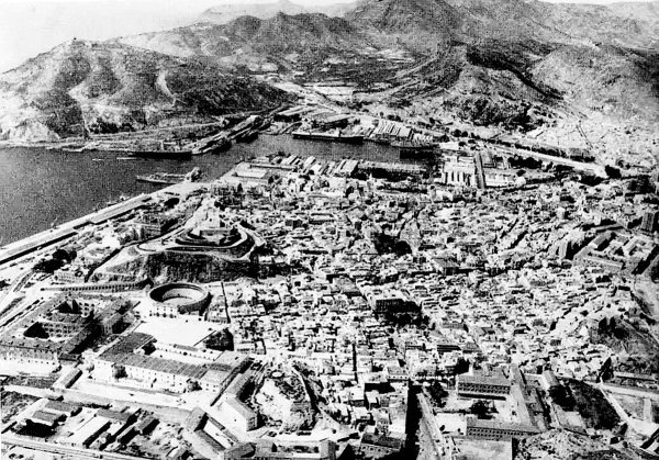 Иллюстрация к книге — На далеком меридиане [i_003.jpg]