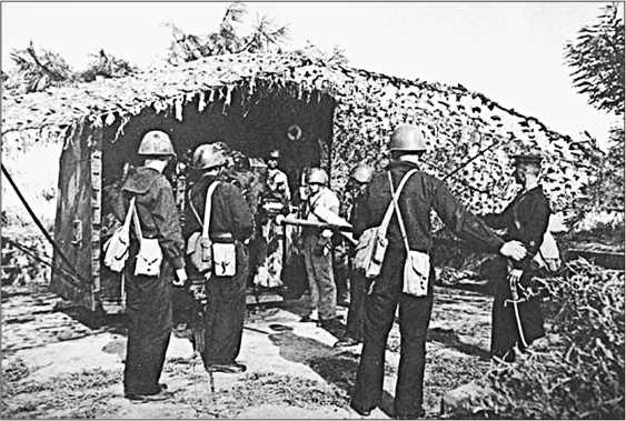 Иллюстрация к книге — На трудных дорогах войны. Подвиг Одессы [i_025.jpg]