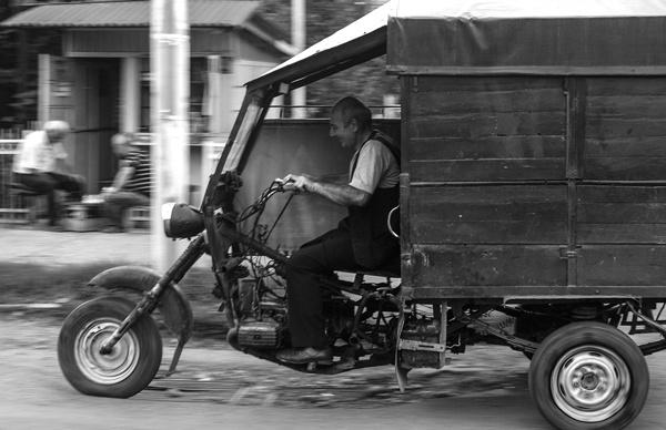 Иллюстрация к книге — Крайности Грузии. В поисках сокровищ Страны волков [i_014.jpg]