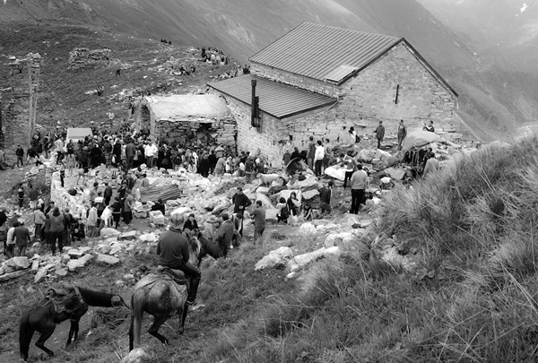 Иллюстрация к книге — Крайности Грузии. В поисках сокровищ Страны волков [i_026.jpg]