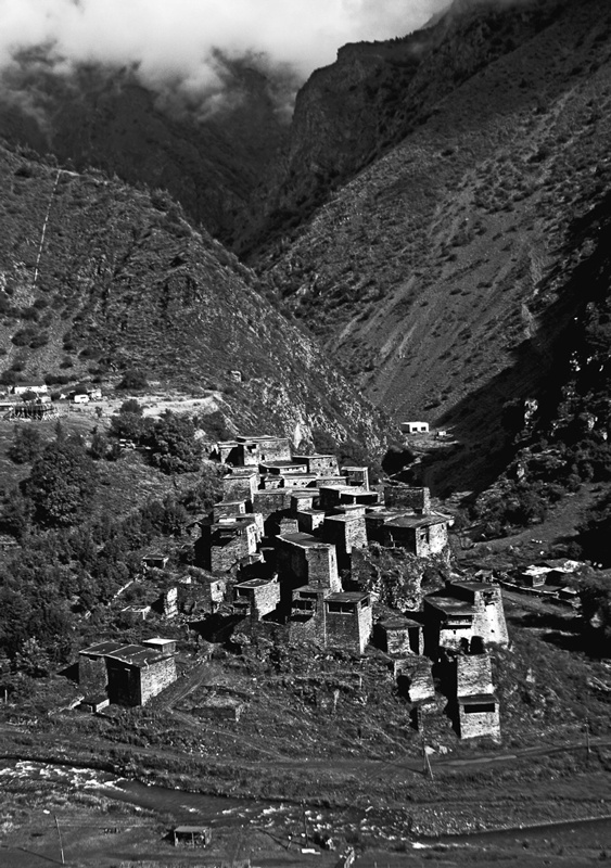 Иллюстрация к книге — Крайности Грузии. В поисках сокровищ Страны волков [i_038.jpg]