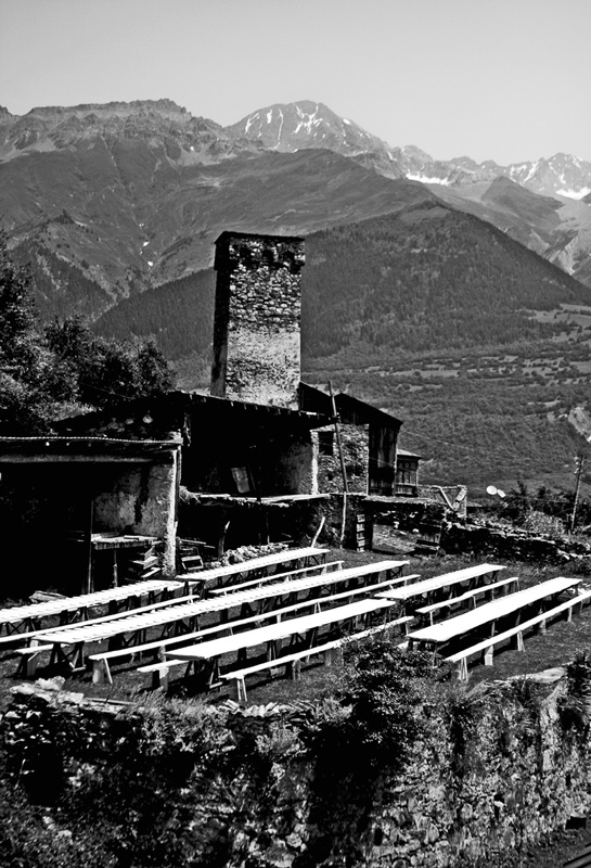 Иллюстрация к книге — Крайности Грузии. В поисках сокровищ Страны волков [i_050.jpg]