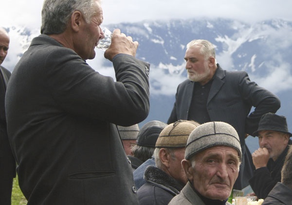 Иллюстрация к книге — Крайности Грузии. В поисках сокровищ Страны волков [i_077.jpg]