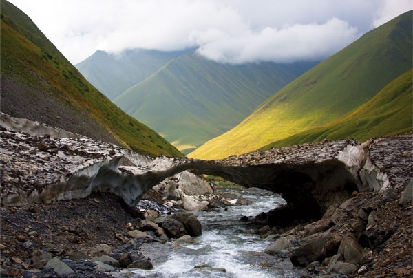 Иллюстрация к книге — Крайности Грузии. В поисках сокровищ Страны волков [i_093.jpg]