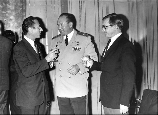 Иллюстрация к книге — Последняя спецоперация "Нормана" [i_023.jpg]