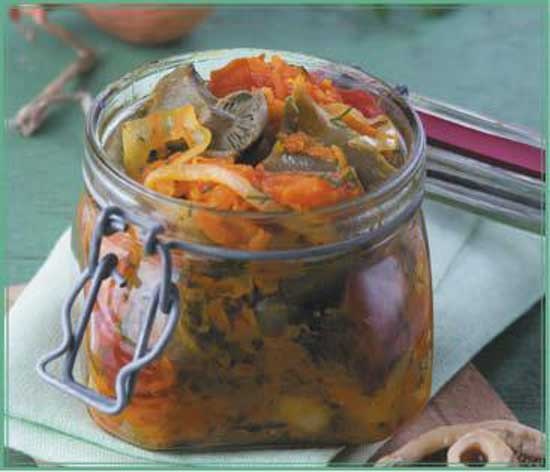 Иллюстрация к книге — Консервируем салаты, лечо, икру, соте, аджику [i_063.jpg]