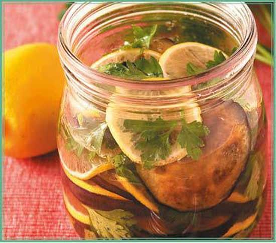 Иллюстрация к книге — Консервируем салаты, лечо, икру, соте, аджику [i_097.jpg]