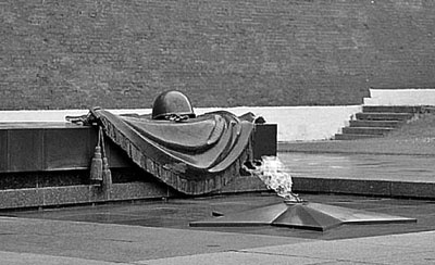 Иллюстрация к книге — 100 великих сокровищ России [i_034.jpg]