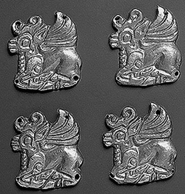 Иллюстрация к книге — 100 великих сокровищ России [i_077.jpg]