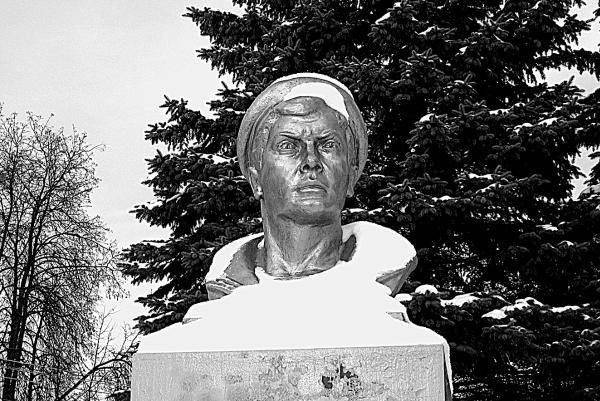 Иллюстрация к книге — 100 великих тайн советской эпохи [i_011.jpg]