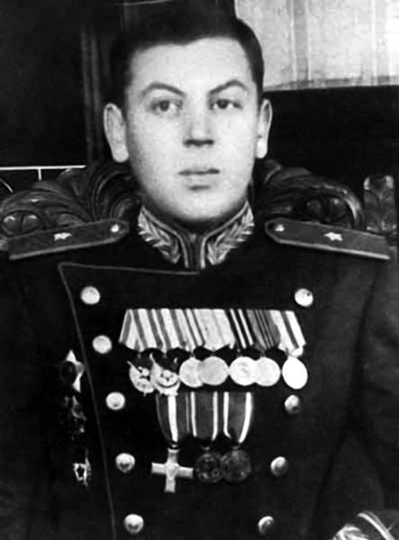 Иллюстрация к книге — 100 великих тайн советской эпохи [i_081.jpg]