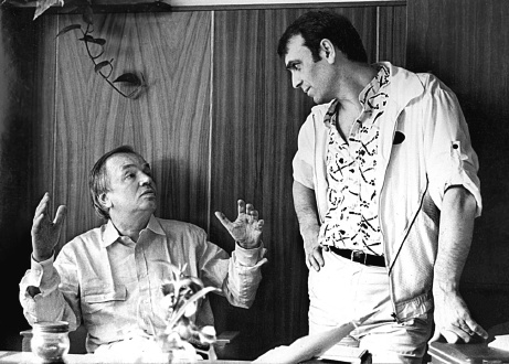 Иллюстрация к книге — Феликс Медведев. Козырная судьба легендарного интервьюера, библиофила, игрока [i_008.jpg]