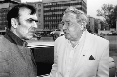 Иллюстрация к книге — Феликс Медведев. Козырная судьба легендарного интервьюера, библиофила, игрока [i_067.jpg]