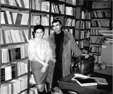 Иллюстрация к книге — Феликс Медведев. Козырная судьба легендарного интервьюера, библиофила, игрока [i_071.jpg]