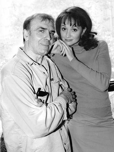 Иллюстрация к книге — Феликс Медведев. Козырная судьба легендарного интервьюера, библиофила, игрока [i_085.jpg]