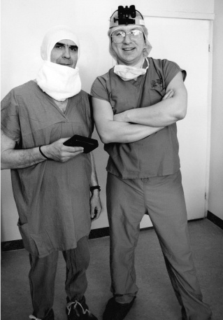 Иллюстрация к книге — Феликс Медведев. Козырная судьба легендарного интервьюера, библиофила, игрока [i_088.jpg]