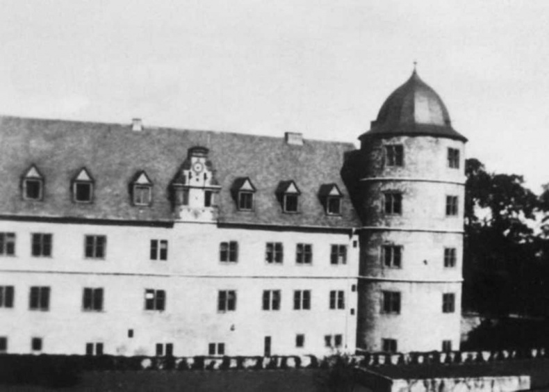 Иллюстрация к книге — Тайны черных замков СС [i_006.jpg]