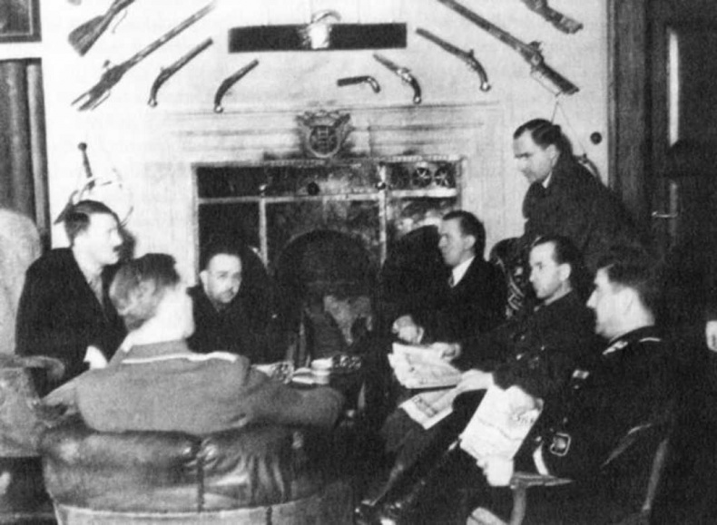 Иллюстрация к книге — Тайны черных замков СС [i_019.jpg]