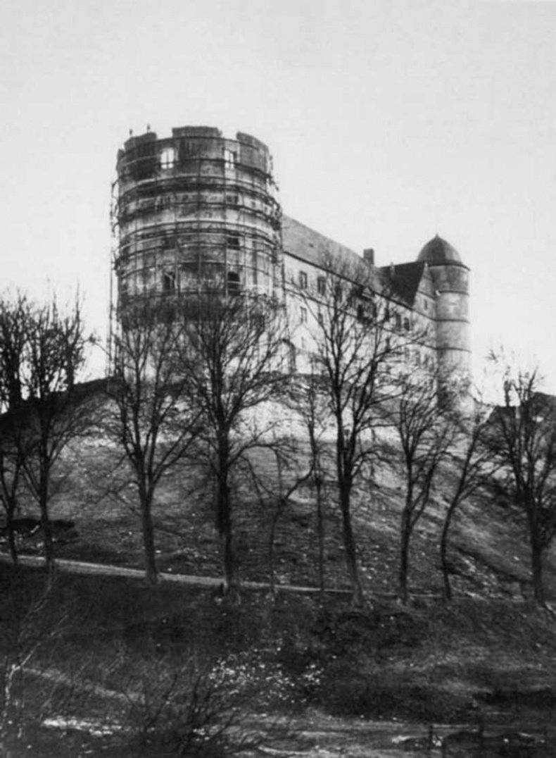 Иллюстрация к книге — Тайны черных замков СС [i_022.jpg]