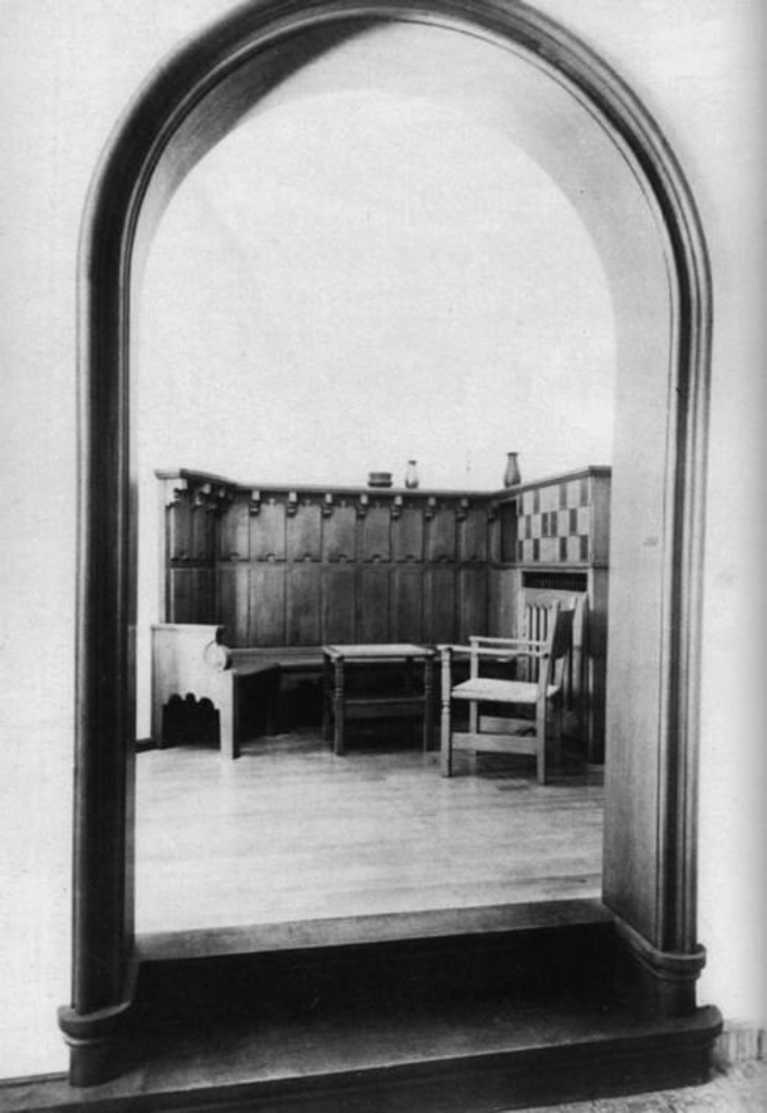 Иллюстрация к книге — Тайны черных замков СС [i_042.jpg]