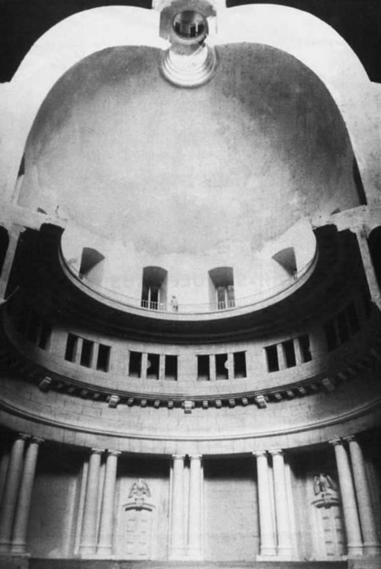 Иллюстрация к книге — Тайны черных замков СС [i_064.jpg]