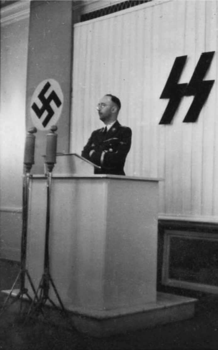 Иллюстрация к книге — Тайны черных замков СС [i_073.jpg]