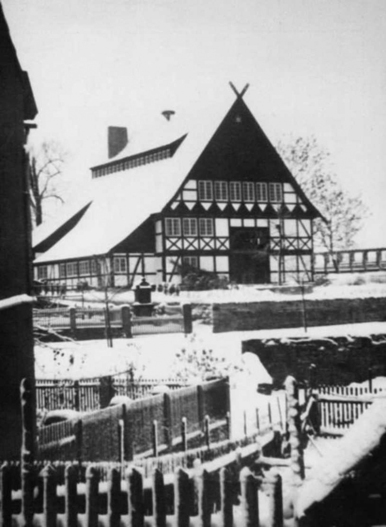 Иллюстрация к книге — Тайны черных замков СС [i_100.jpg]