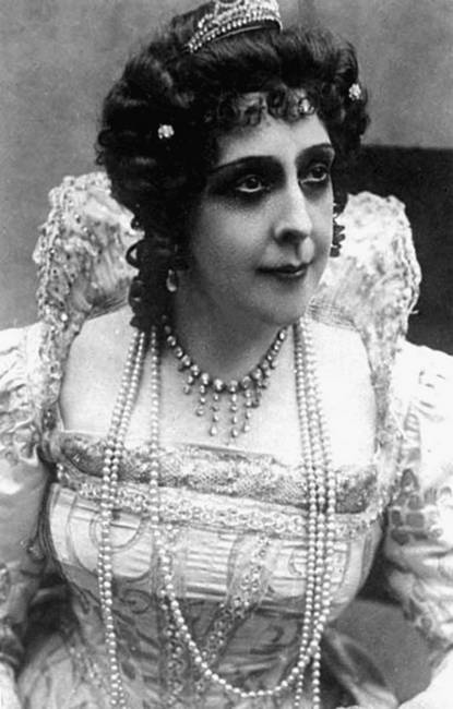 Иллюстрация к книге — 100 великих российских актеров [i_033.jpg]