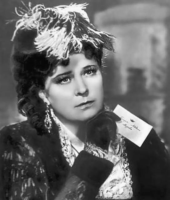 Иллюстрация к книге — 100 великих российских актеров [i_053.jpg]