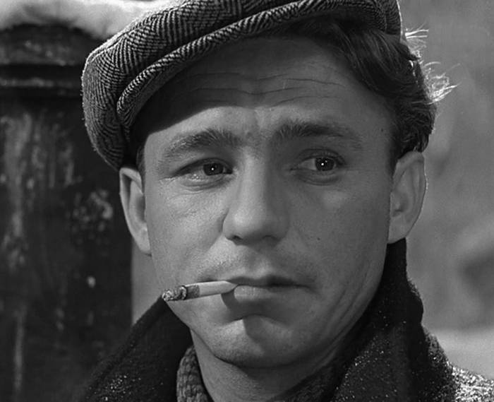 Иллюстрация к книге — 100 великих российских актеров [i_088.jpg]