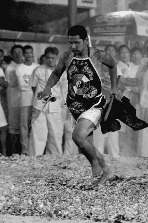 Иллюстрация к книге — 100 великих тайн человека [i_024.jpg]