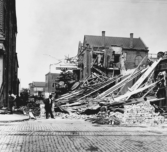 Иллюстрация к книге — 500 великих катастроф [i_031.jpg]