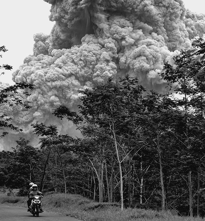 Иллюстрация к книге — 500 великих катастроф [i_038.jpg]