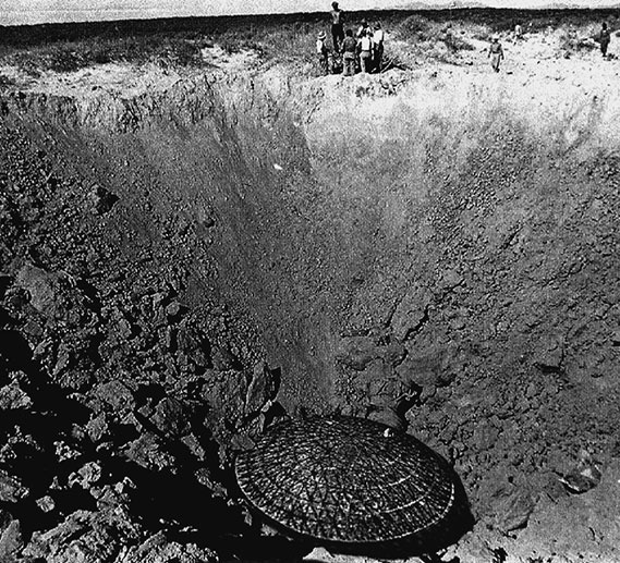 Иллюстрация к книге — 500 великих катастроф [i_365.jpg]