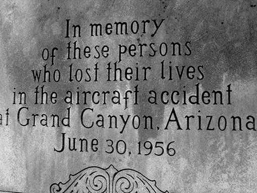 Иллюстрация к книге — 500 великих катастроф [i_412.jpg]