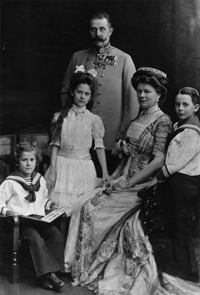 Иллюстрация к книге — Кто развязал Первую мировую. Тайна сараевского убийства [i_003.jpg]